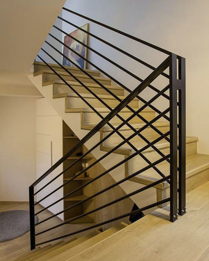 Lắp dặt cầu thang sắt